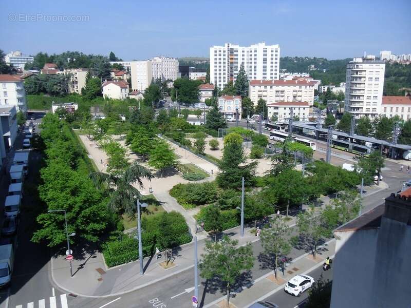 Idéal investisseur. Quartier de Bellevue appartement T3 traversant de 68 M2 avec garage - photo 2
