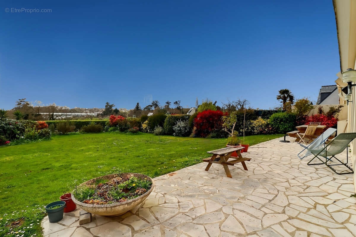 Maison à LE RELECQ-KERHUON