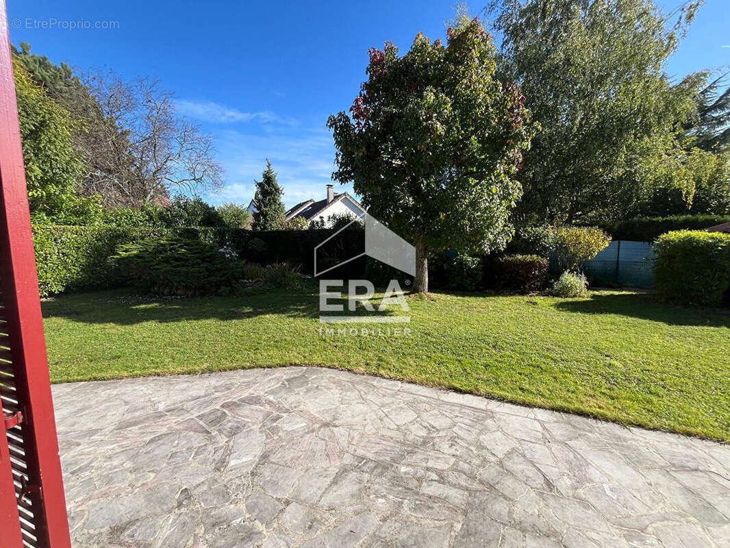 Maison à PONTAULT-COMBAULT