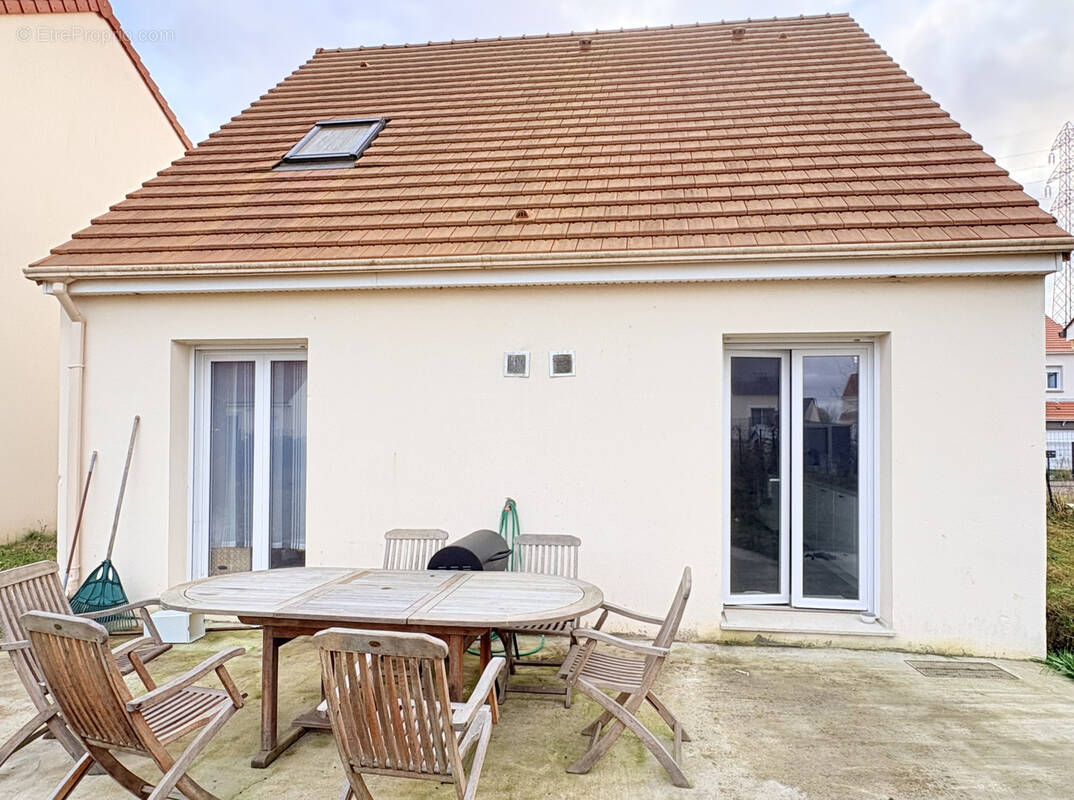 Maison à COURVILLE-SUR-EURE