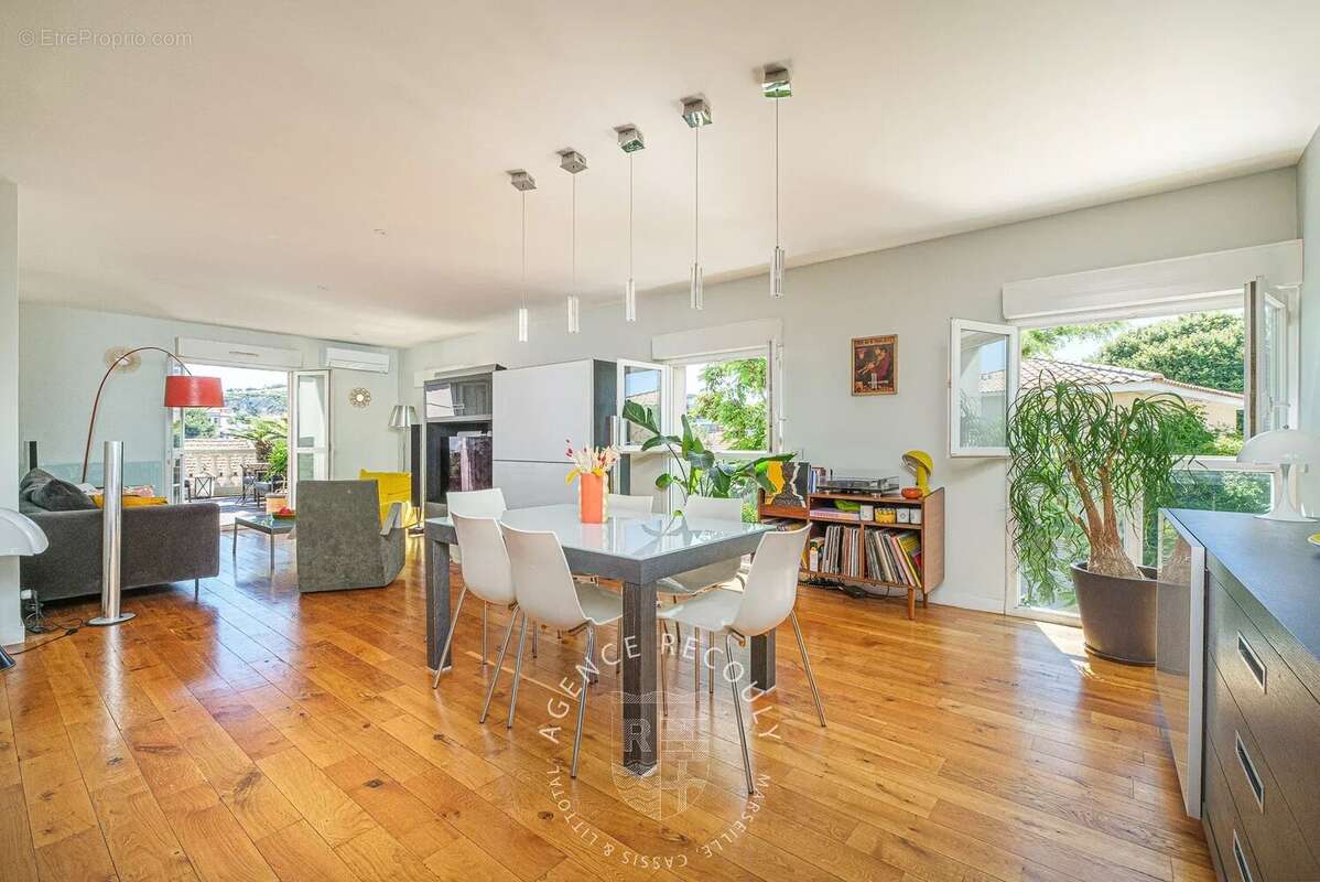 Appartement à MARSEILLE-7E