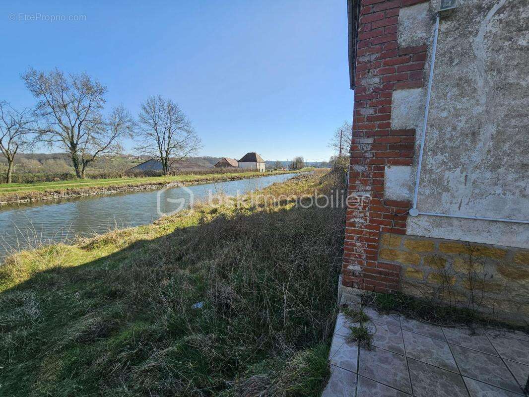 Tènement immobilier avec fort potentiel – 2 maisons + Dépendances – Terrain 3 500 m² – Bord de canal - photo 11