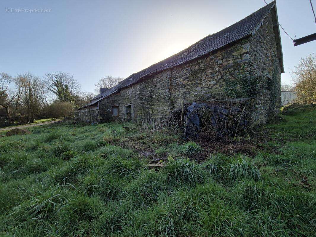 Maison à PLUSSULIEN