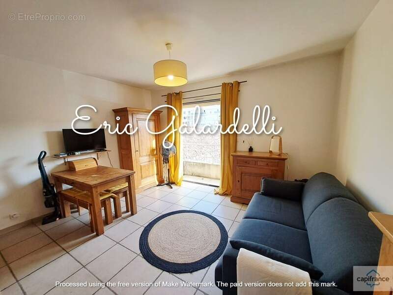 À vendre — T1 meublé 24 m²  Propriano (20) centre-ville, à deux pas du port et des plages - photo 2