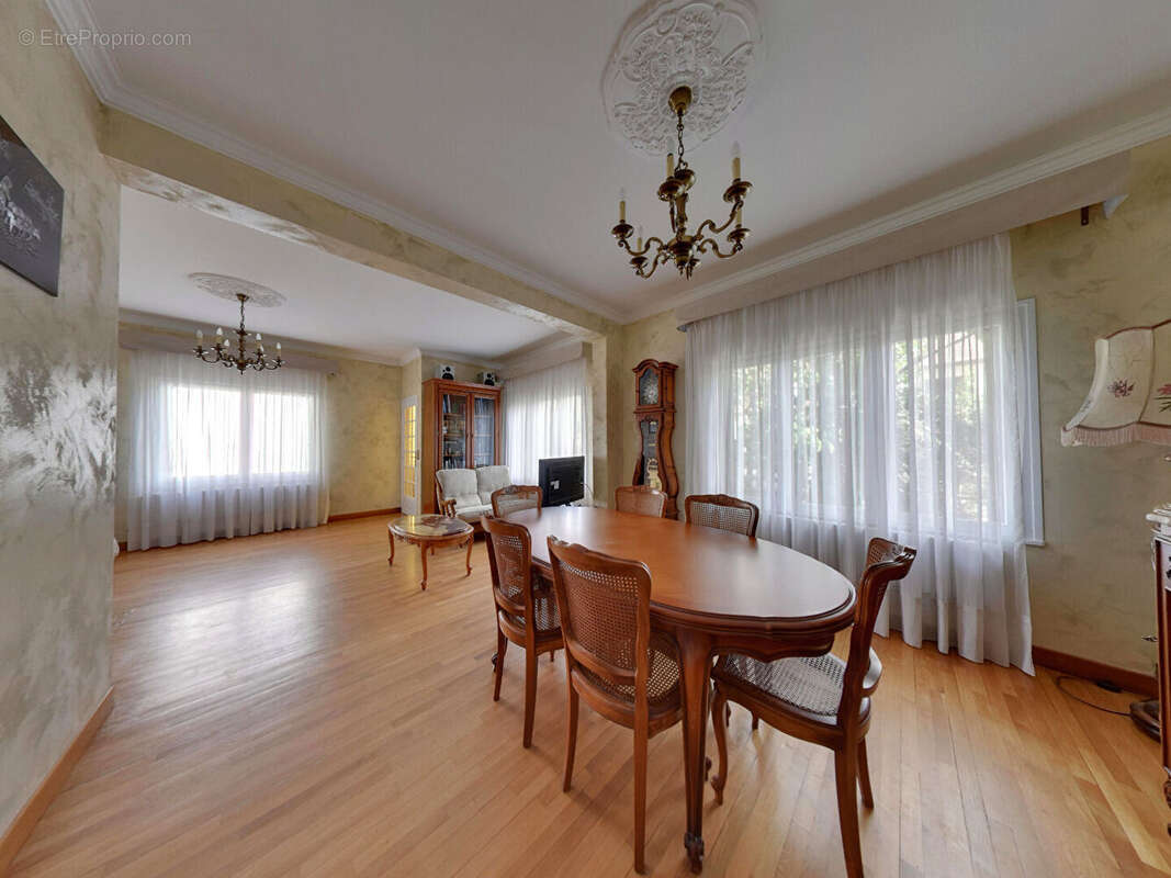 Charmante maison 5 pièces à vendre à Roissy en Brie - Quartier L'Avenir - photo 6