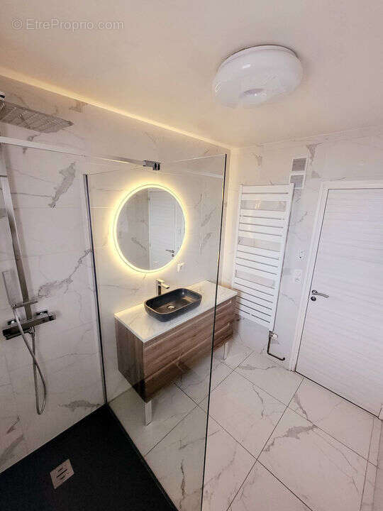 CHAMBRE 1 - Appartement à ANNEMASSE