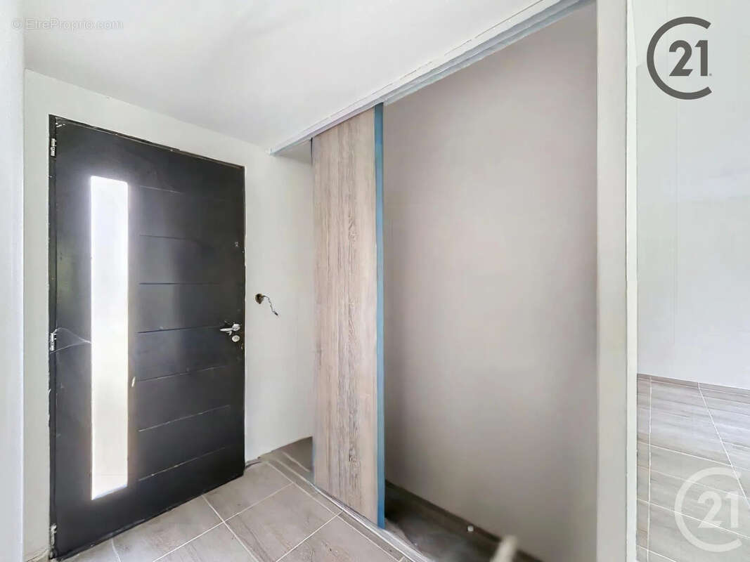 Maison à NEUFCHATEL-SUR-AISNE