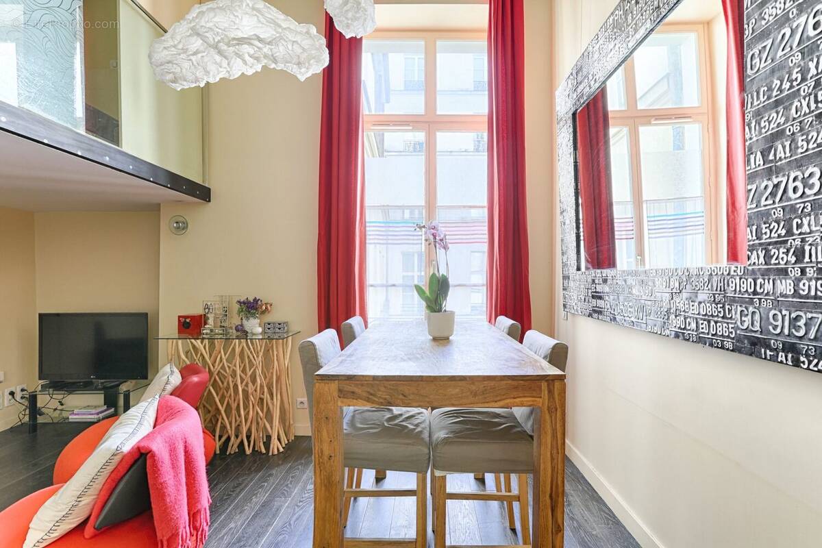 Appartement à PARIS-2E