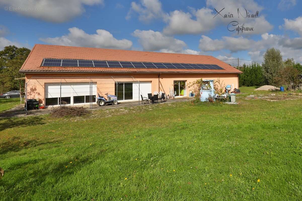 Maison à vendre 8 pièces proche de MANTENAY MONTLIN (01) - photo 9