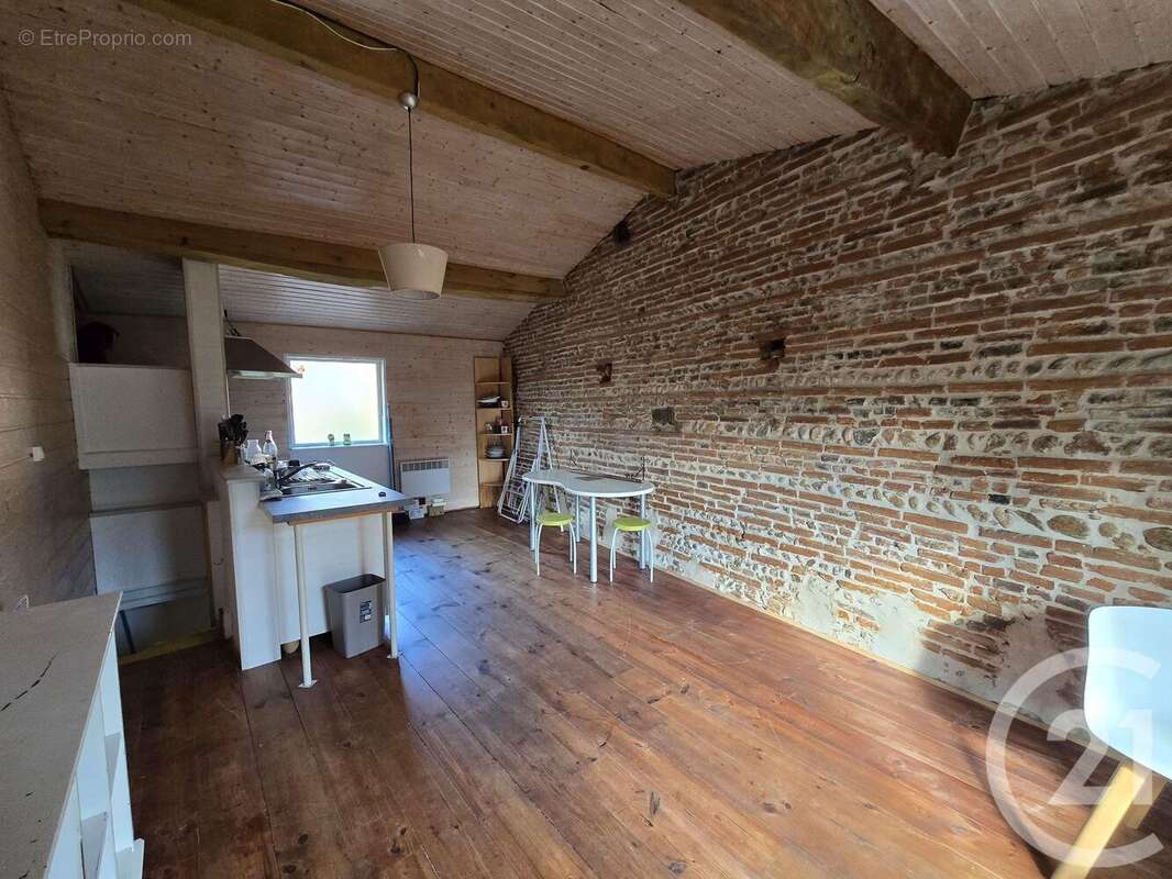 Maison à MONTESQUIEU-VOLVESTRE