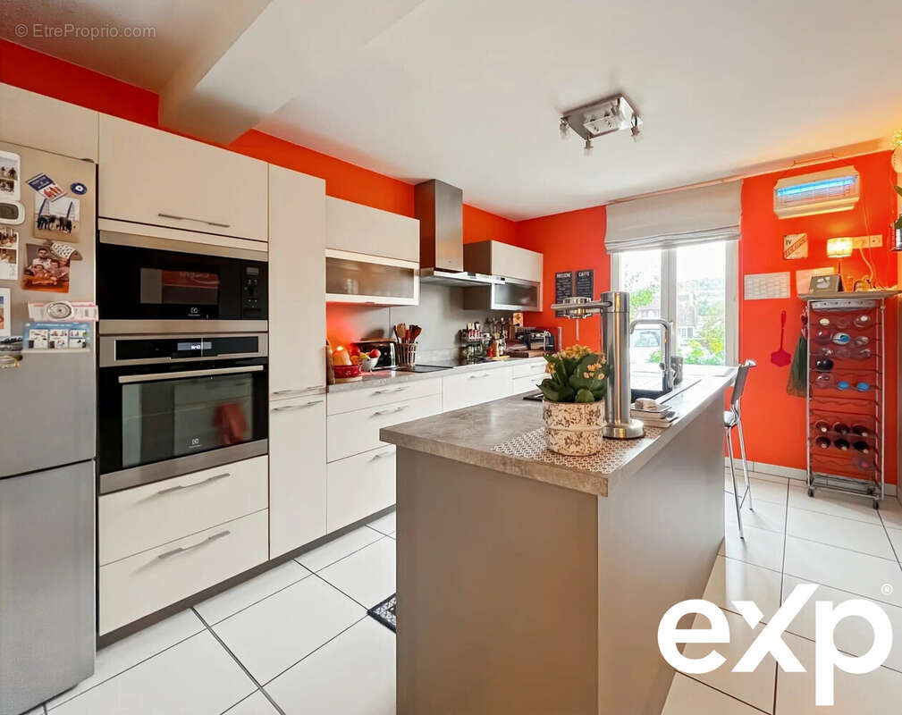 Maison à BELLENGREVILLE