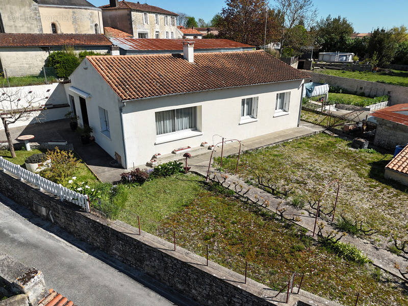 Maison à TONNAY-BOUTONNE