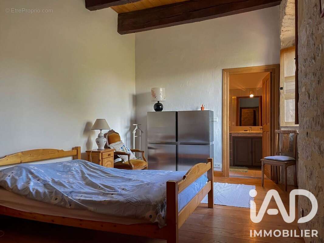 377 m² à Ambeyrac  - photo 9