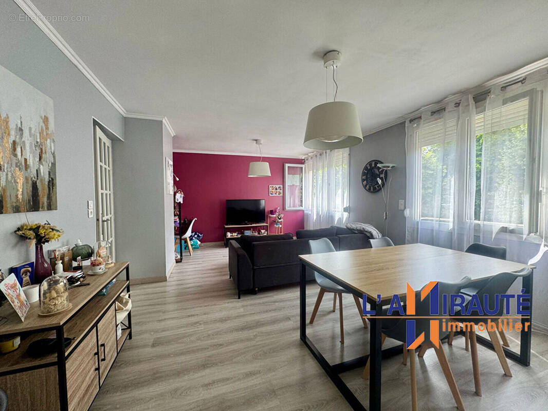 Appartement à HOUILLES
