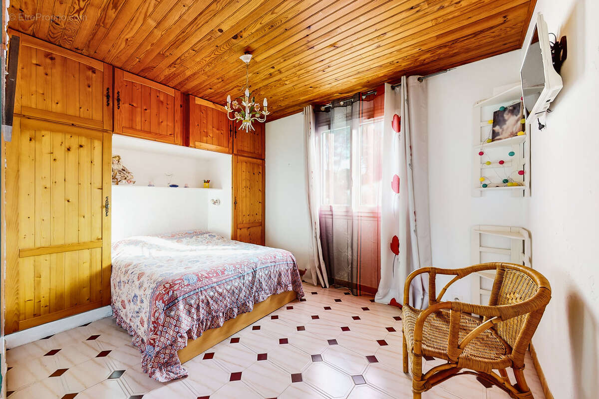 Maison à ROQUEBRUNE-SUR-ARGENS