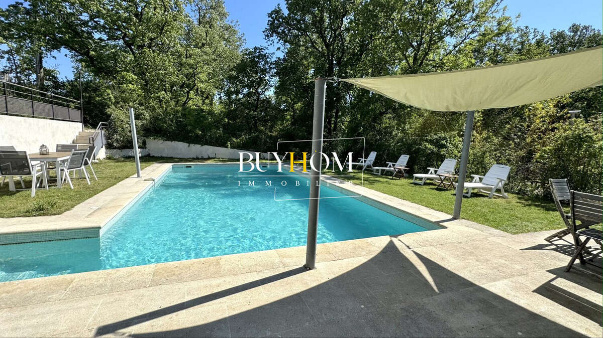 Maison à L&#039;ISLE-SUR-LA-SORGUE