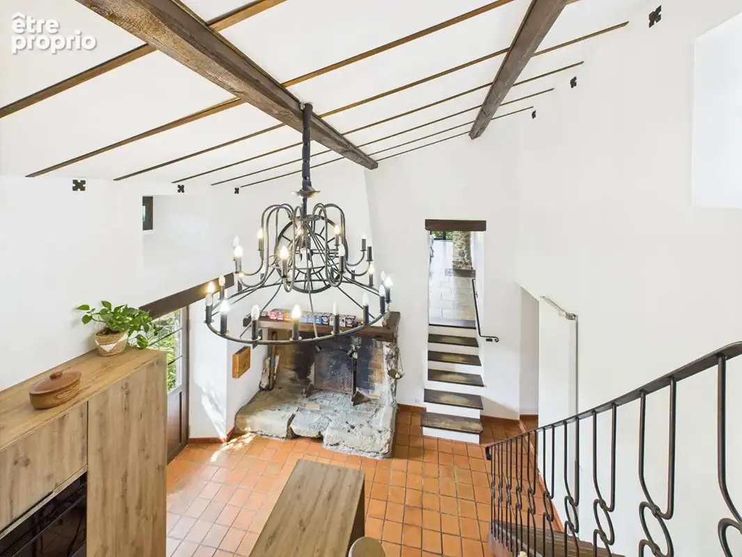 Corps de ferme rénové avec gîte indépendant, piscine et plus d'un hectare de terrain à PLATS - photo 7