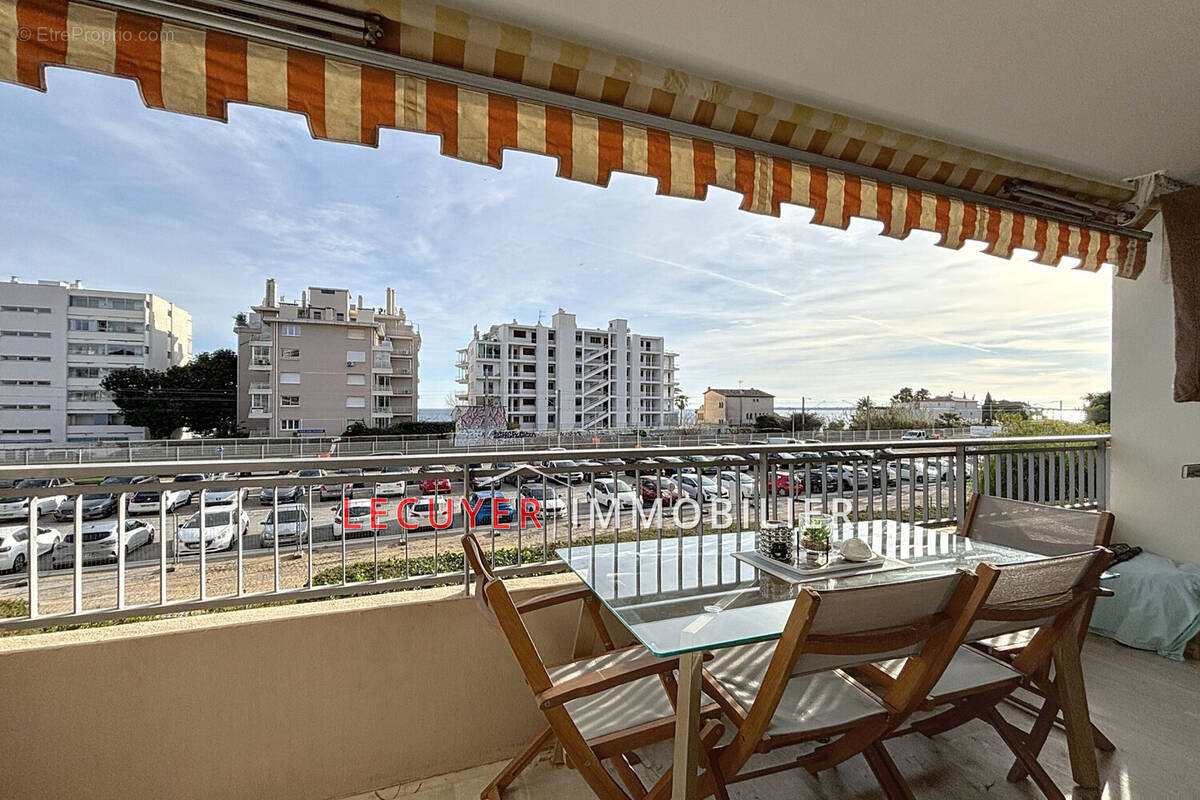 Appartement à VALLAURIS