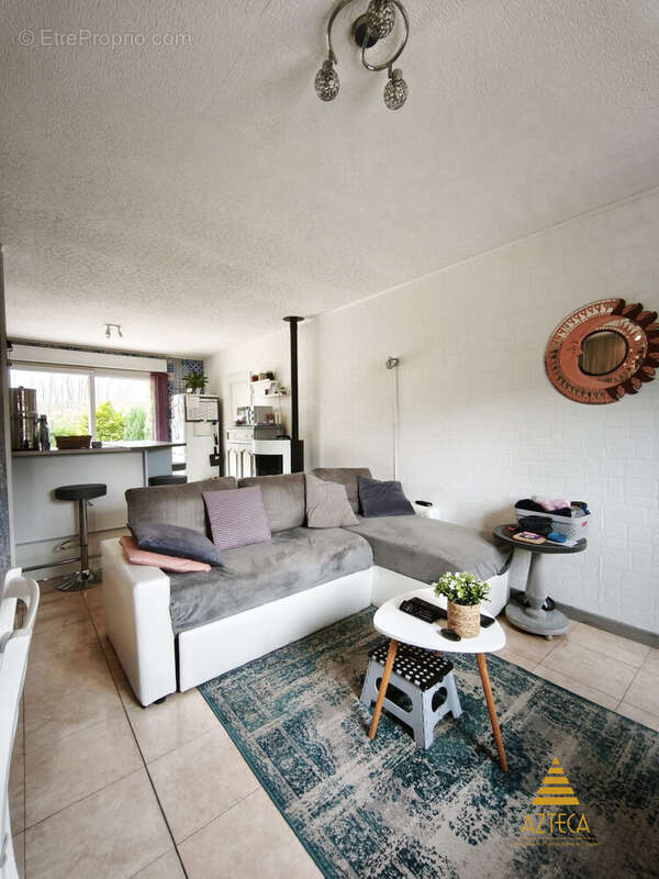 Maison à HONNECOURT-SUR-ESCAUT