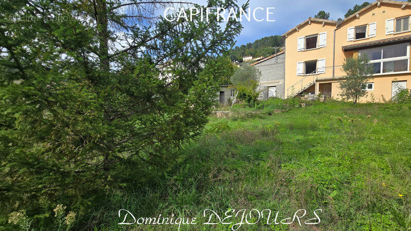 Maison à SAINT-SAUVEUR-DE-MONTAGUT