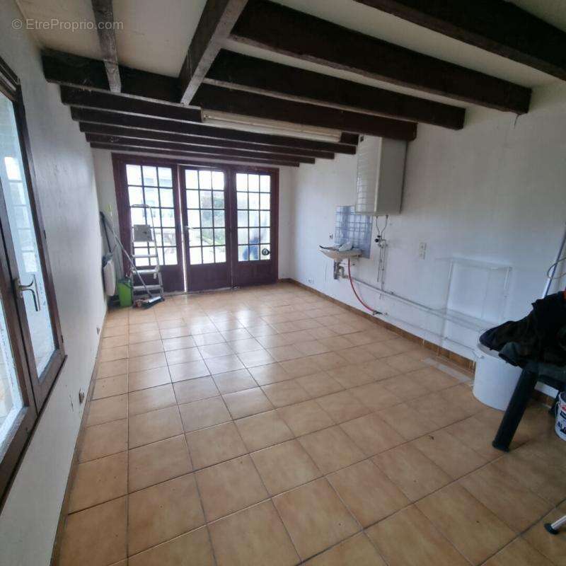 Maison à LES BORDES