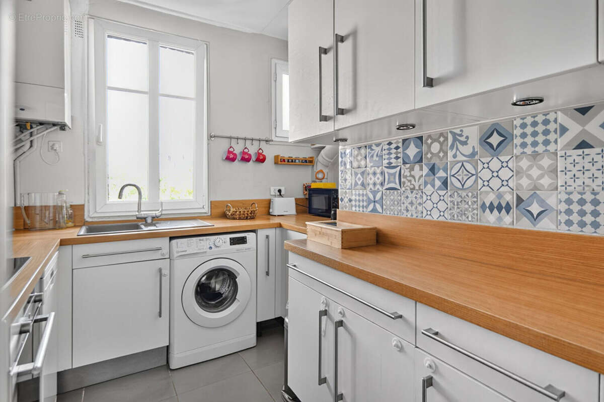 Appartement à COURBEVOIE