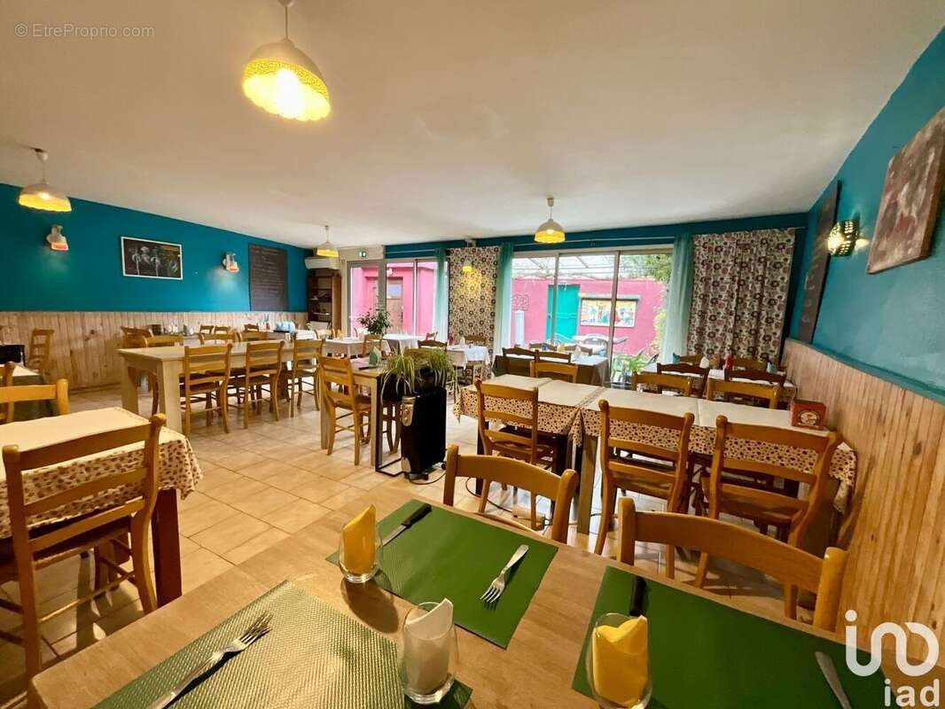 Photo 2 - Commerce à LASALLE