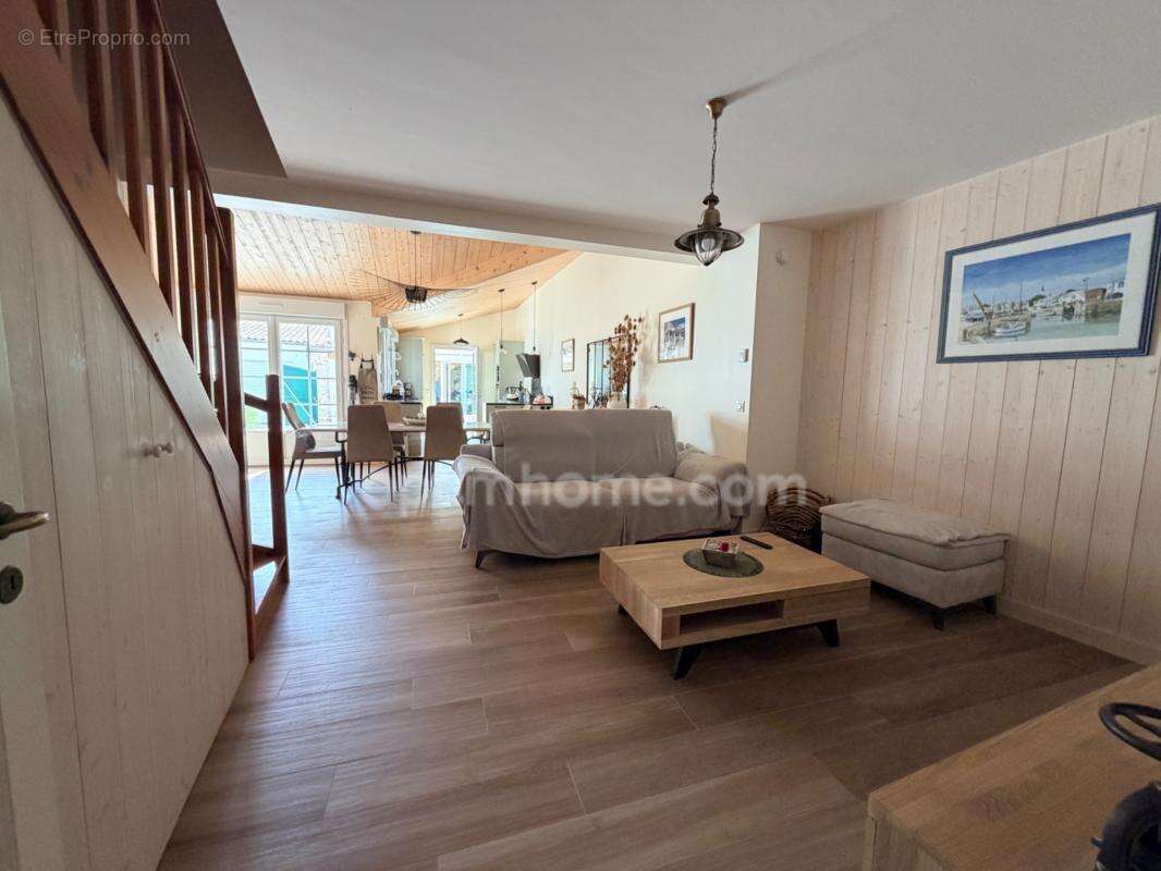 Rare Maison Coeur du  village à ARS EN RÉ - photo 7