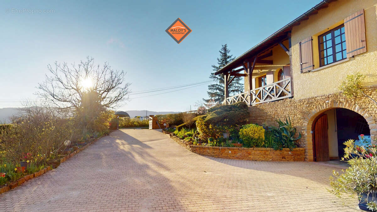 Maison à LE BOIS-D'OINGT