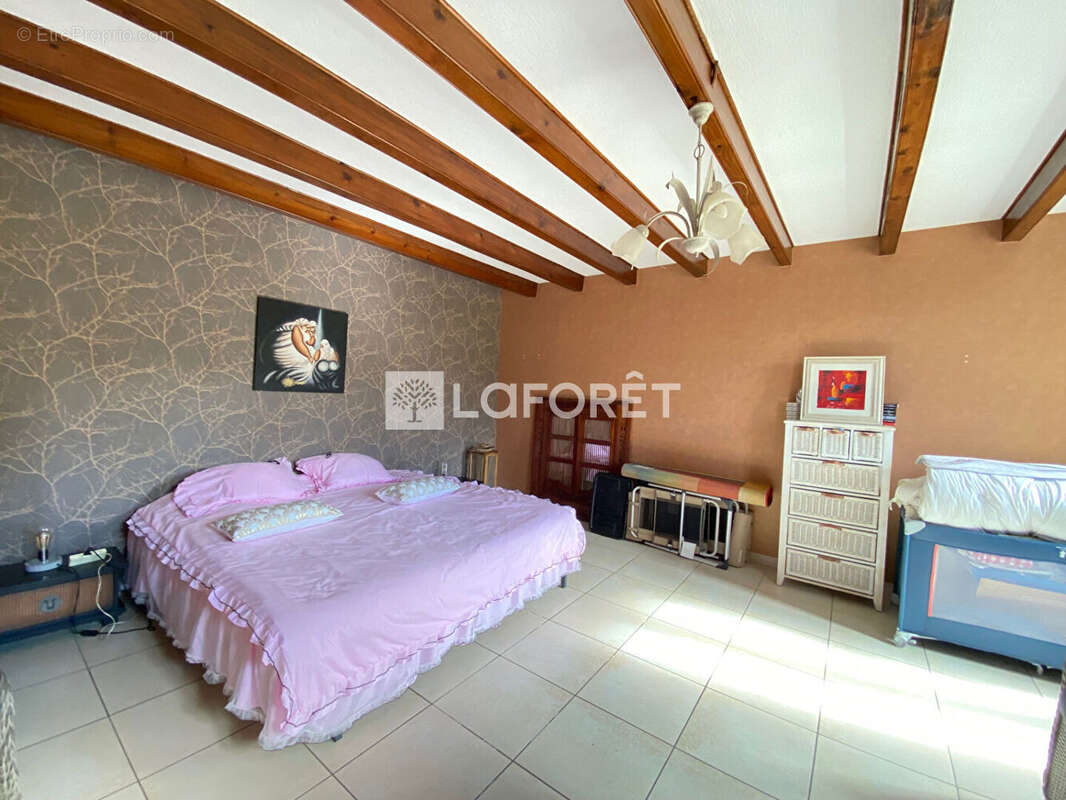 Maison à SAINT-GEORGES-DES-COTEAUX