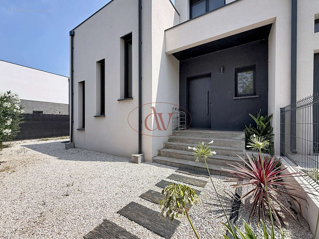 Maison 4 faces de 2023 sur grande parcelle de 1507 m2 ( saint cyprien ) - photo 2