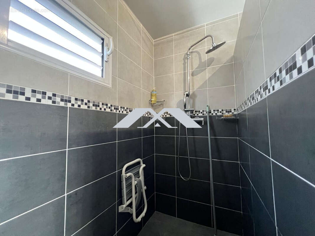 Maison 84 m² à Saint-Joseph  - photo 9