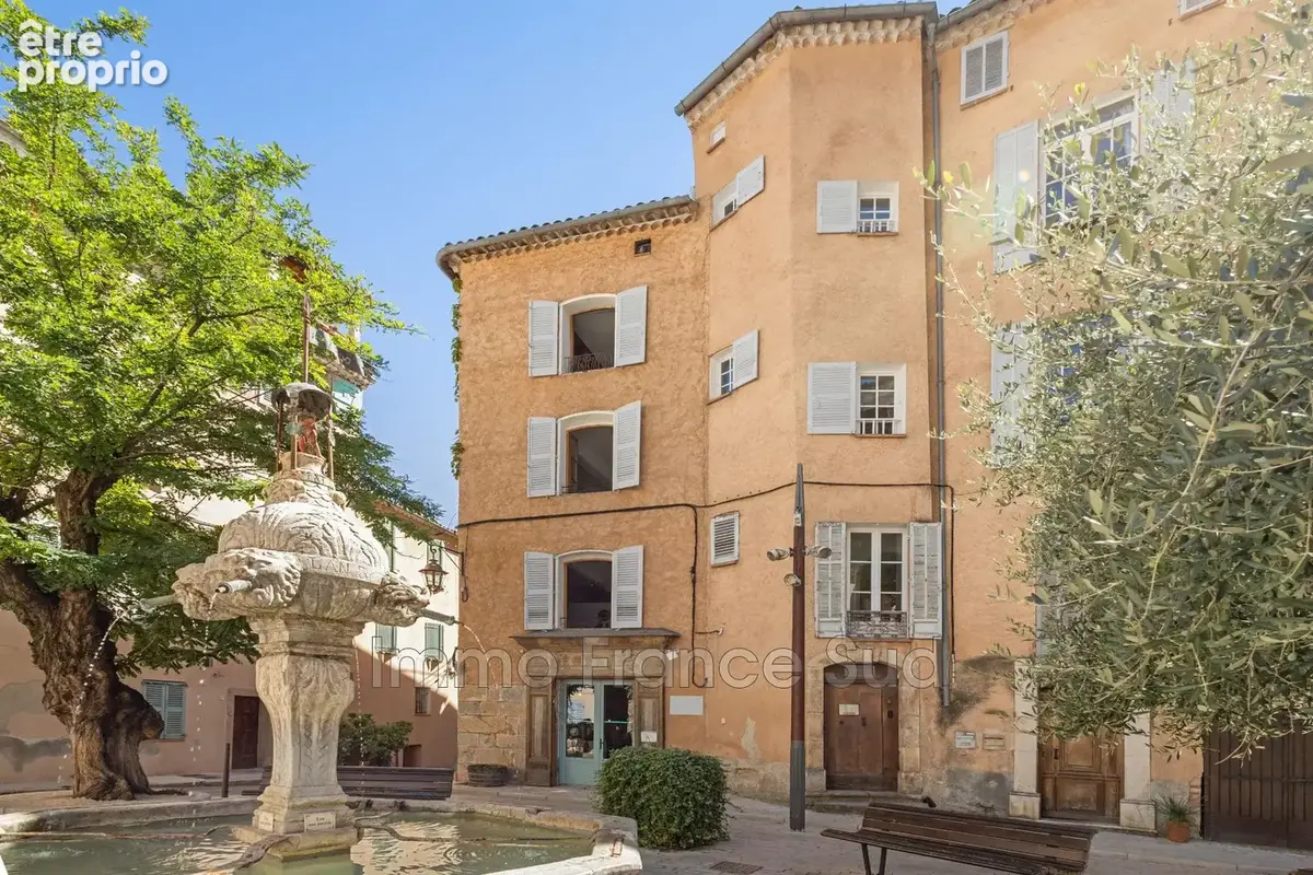 Maison à COTIGNAC
