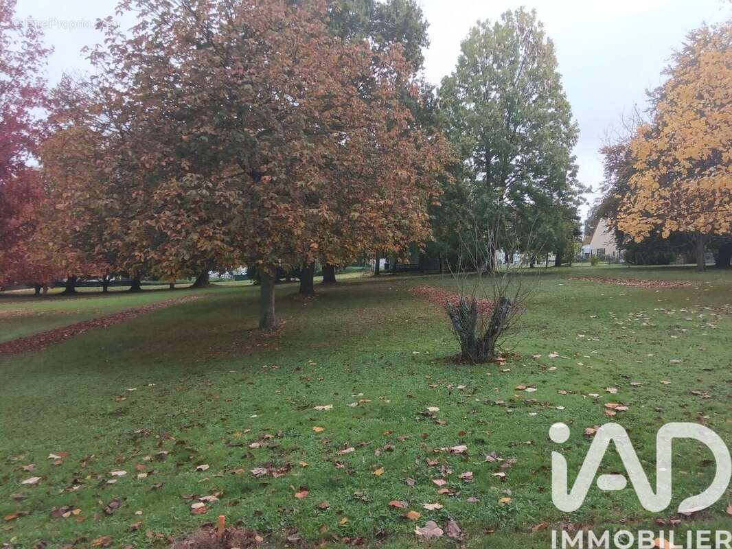 Photo 2 - Terrain à LAIGNE-EN-BELIN