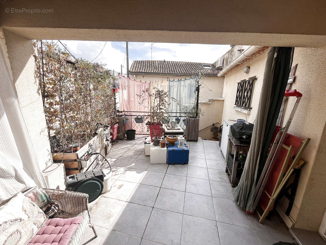 Appartement à MAUGUIO