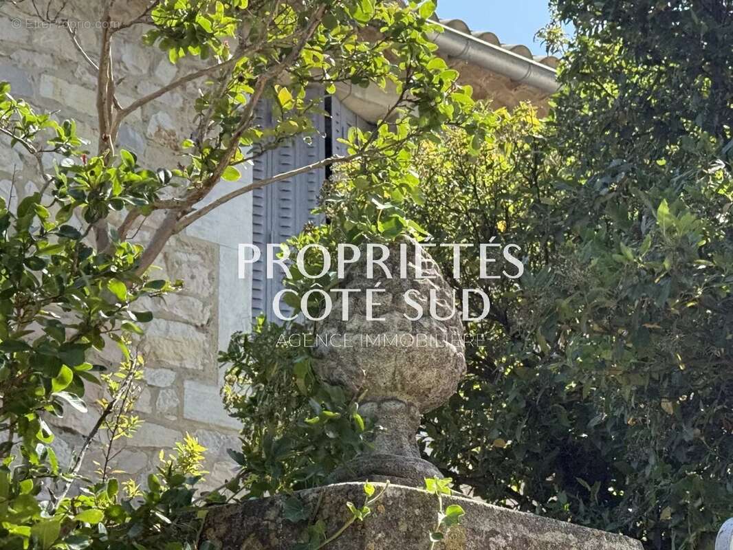 Maison à SAINT-VICTOR-LA-COSTE