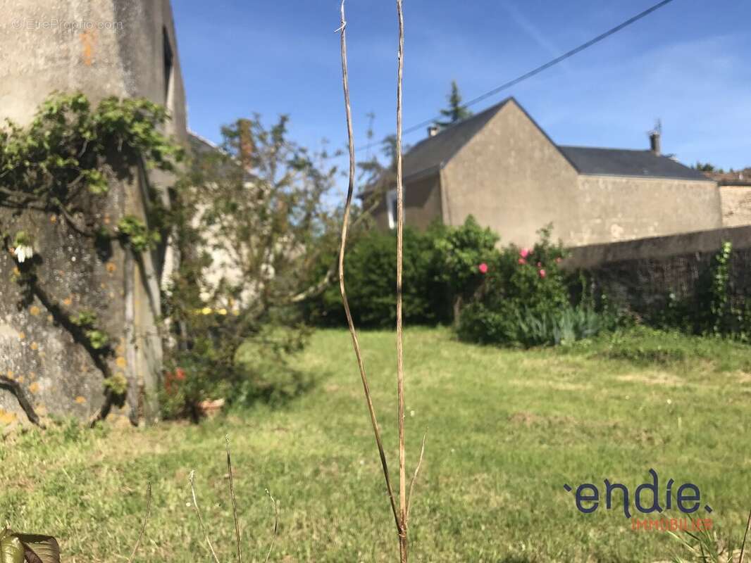 Maison proche d'airvault a renover dans un village au calme - photo 7