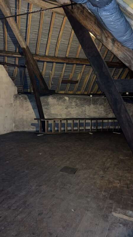 Maison à HOMMES