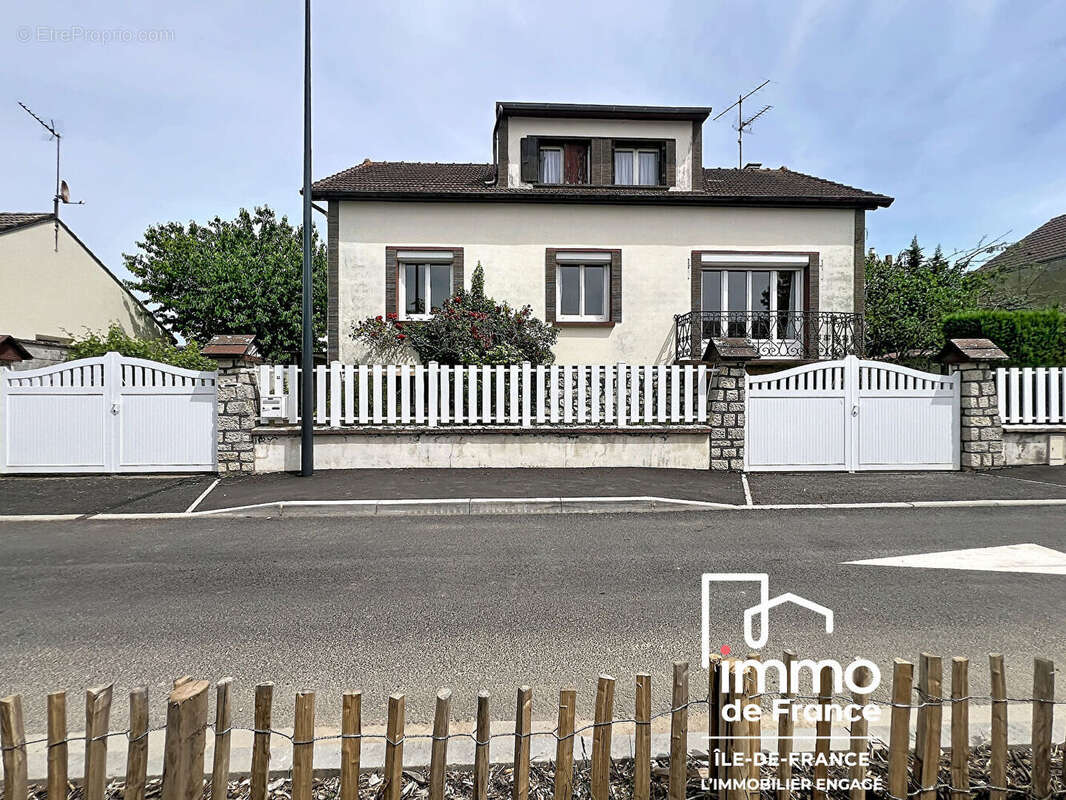 Maison à LUCE