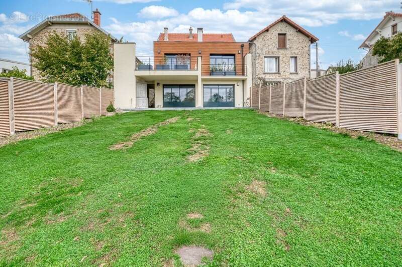 Maison à COULOMMIERS