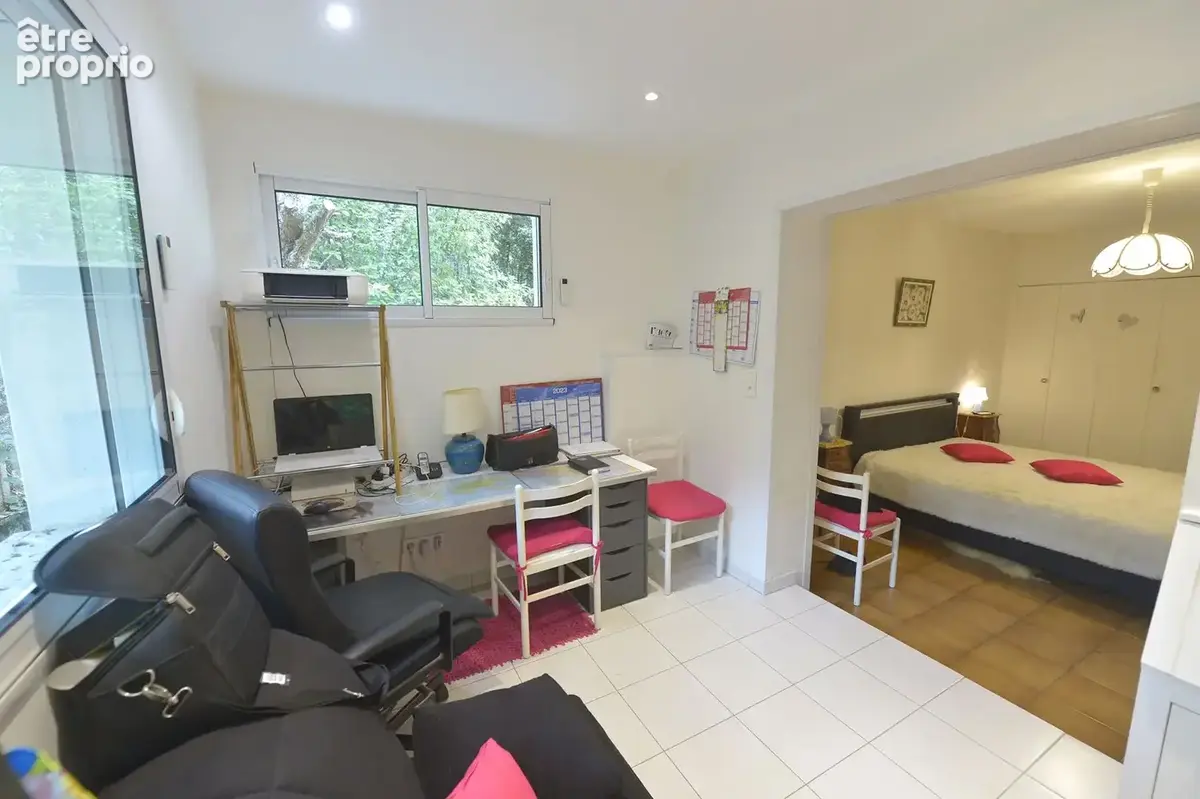 Maison 130 m² à Saint-Georges-De-Didonne  - photo 8