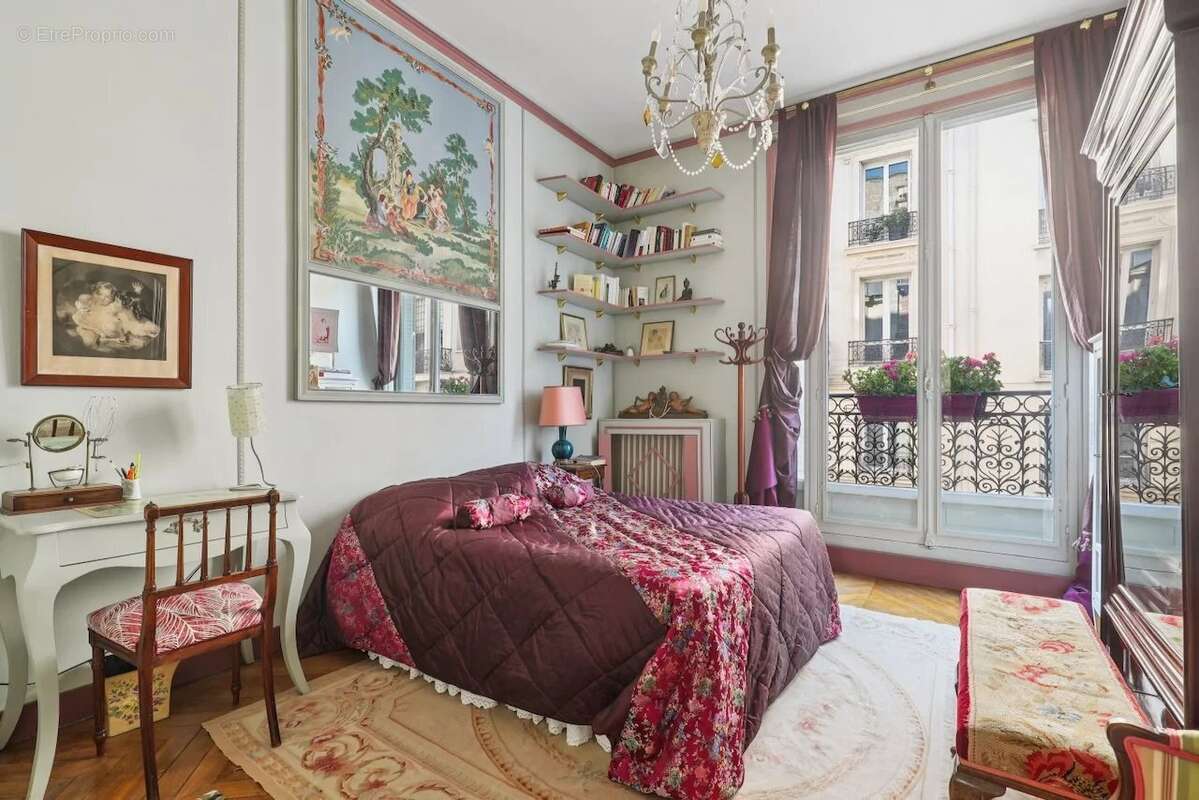 Appartement à PARIS-17E