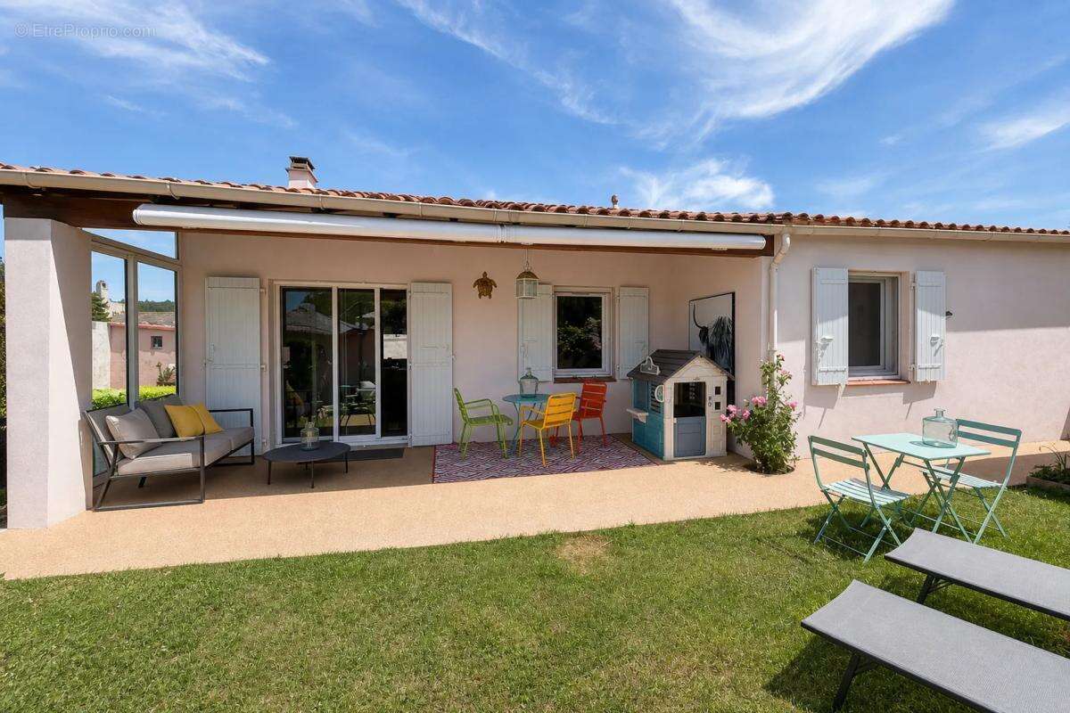 Maison de 5 pièces de 109 m² à Donzère - photo 13