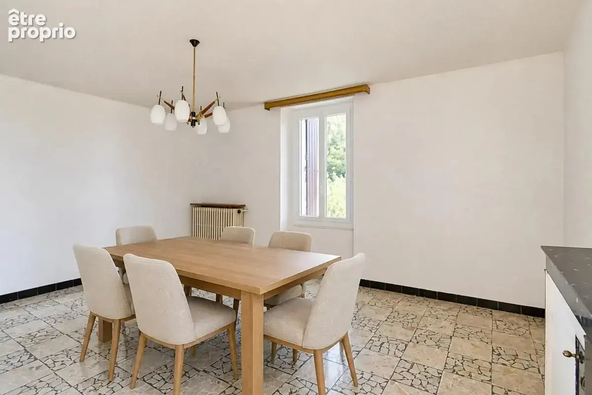 Immeuble de 9 pièces de 250 m² à Bessèges - photo 14