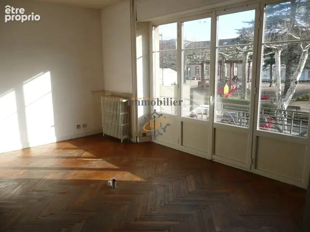 Vente  appartement T2 Equipé en 1er étage, secteur jardin public. - photo 5