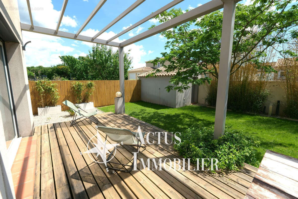 Maison à FONTVIEILLE