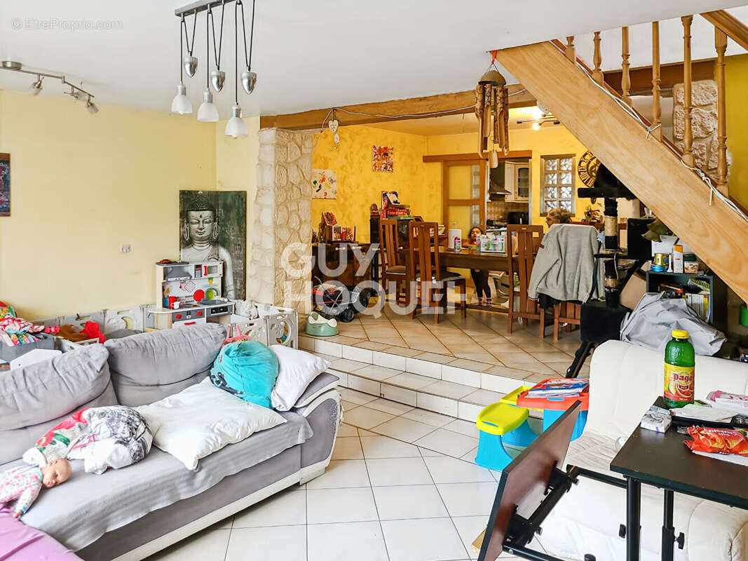 Maison à OZOIR-LA-FERRIERE