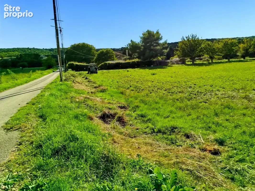 Terrain À Vendre 1 833 m2 - photo 2