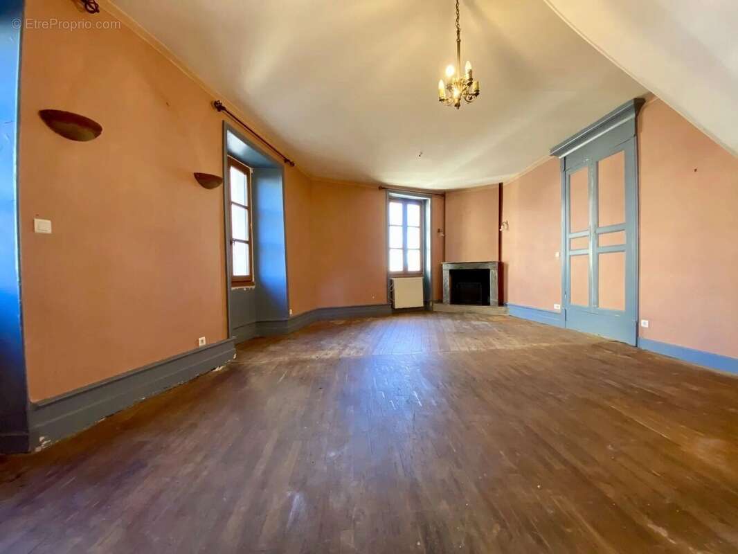 Appartement à BELVES