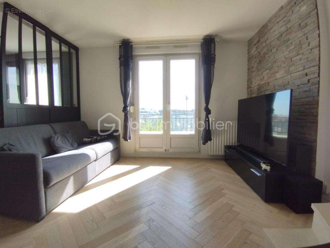 Appartement à PONTAULT-COMBAULT